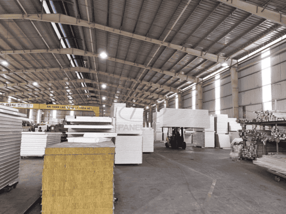 Tấm panel làm trần nhà