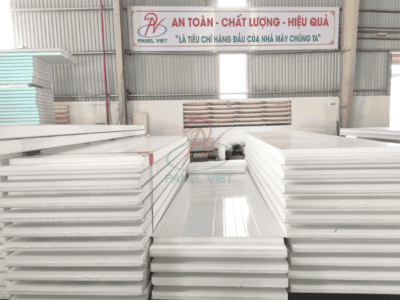 Giá Tấm Panel Cách Nhiệt Trần Nhà Là Bao Nhiêu