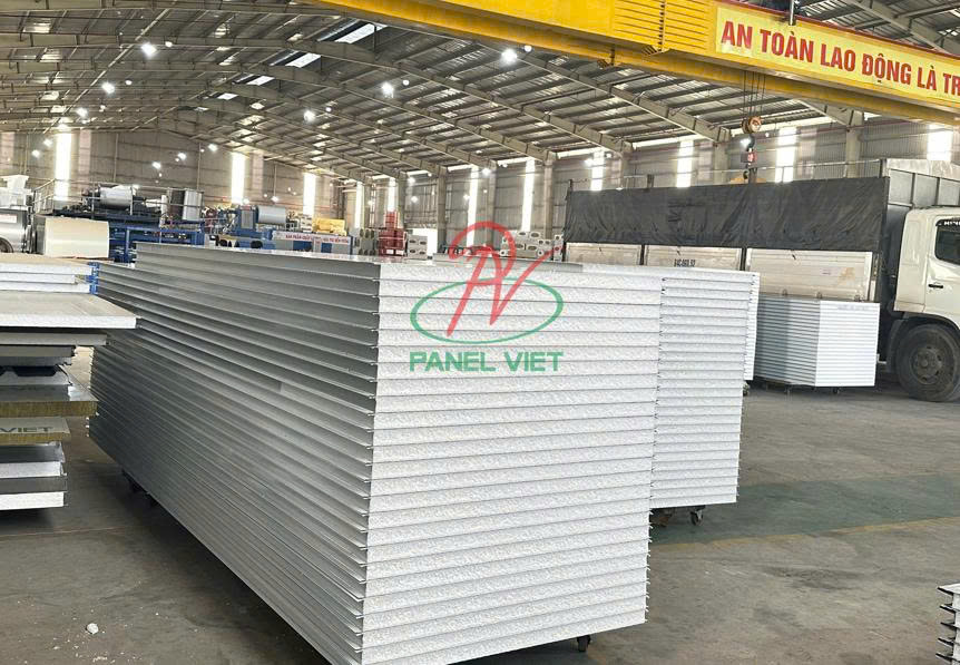 độ bền cửa panel