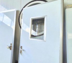 Tuổi Thọ Của Cửa Panel Là Bao Nhiêu Năm