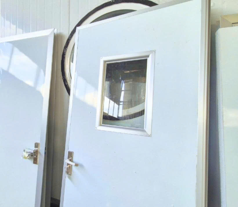 Tuổi Thọ Của Cửa Panel Là Bao Nhiêu Năm